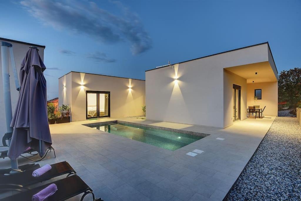 Vila Nauta - Luxury In Vintijan, Near Pula Exterior photo